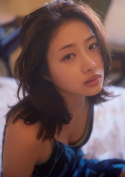 石原里美露香肩写真靓丽甜美！不愧为日本男性的梦中情人 时尚 第5张